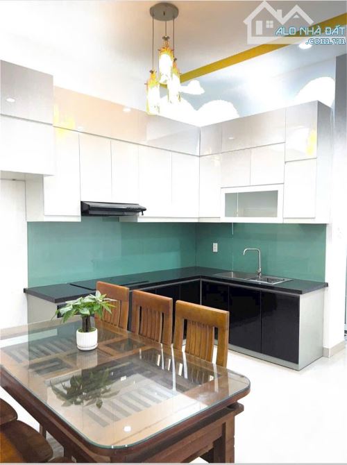 Nhà sổ hồng riêng Quận 12 ngã tư Ga â lầu 3PN ban công hỗ trợ bank - 4