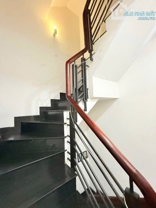 Nhà bán: đường Bành Văn Trân, DTSD 107m, 5Tầng, nhỉnh  5 tỷ - 4