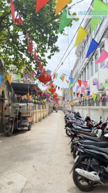 Bán Nhà Tây Tựu - Tặng Full Nội Thất - Nhà Đẹp Ở Ngay - 5 Tầng 4 Ngủ - 5 Tỷ - 4