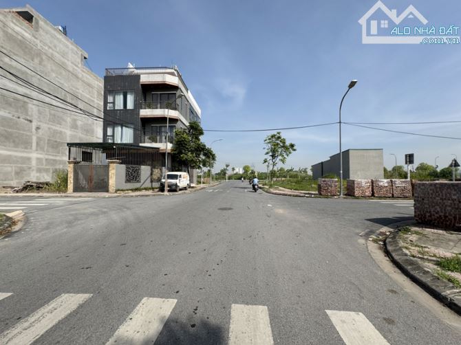 Lô góc 122,6m2 đất đấu giá phường Cự Khối - Mặt phố Hoa Động đường rộng 17m, ngay cạnh trư - 4