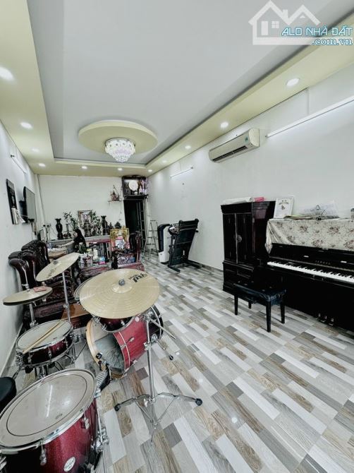 BÁN NHÀ 2 MẶT TIỀN GÓC NGÃ TƯ, VỊ TRÍ ĐẮC ĐỊA - KINH DOANH SẦM UẤT - 4