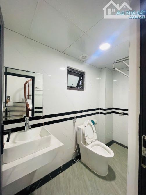 SIÊU PHẨM VĨNH HƯNG - HOÀNG MAI - LÔ GÓC - 5 TẦNG - 6 NGỦ - FULL NỘI THẤT- CHỈ HƠN 6 Tỷ - 4