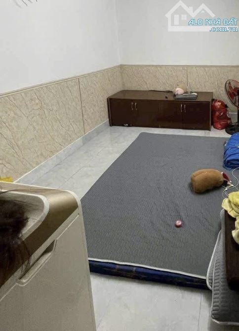 CĂN GÓC SIÊU HIẾM CÓ BAN CÔNG RỘNG MẶT TIỀN ĐƯỜNG SỐ TRỤC LỚN 2 Ô TÔ  NÉ THOẢI MÁI - CHỈ 1 - 4