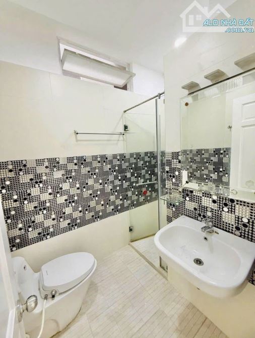 NHÀ NGỘP CẦN BÁN ĐƯỜNG PHAN VĂN HÂN, PHƯỜNG 17, BÌNH THẠNH - GIÁ:3TỶ880/65,8M2. HXH - 4