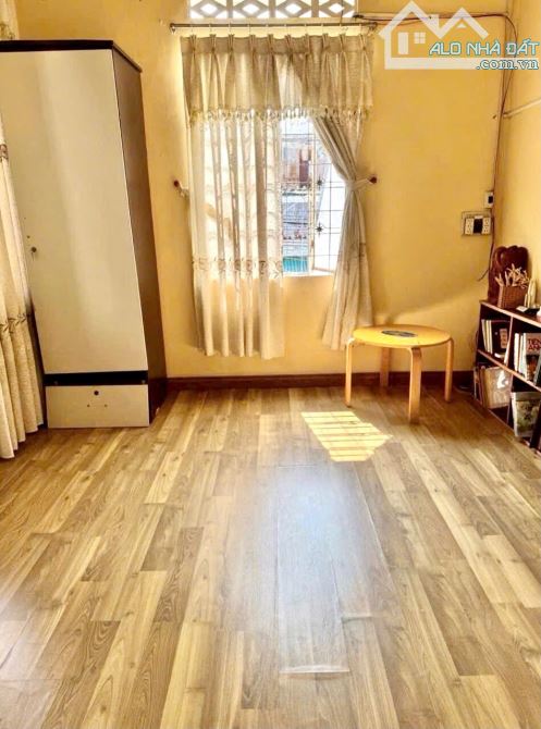 Bán nhà 2 tầng hẻm trần bình trọng  giá tốt - 4