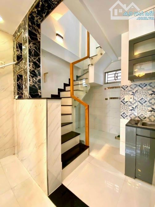 Bán nhà 4 tầng mặt tiền Trần Quốc Thảo, p9, Q3 kinh doanh đỉnh chỉ 18 tỷ - 4