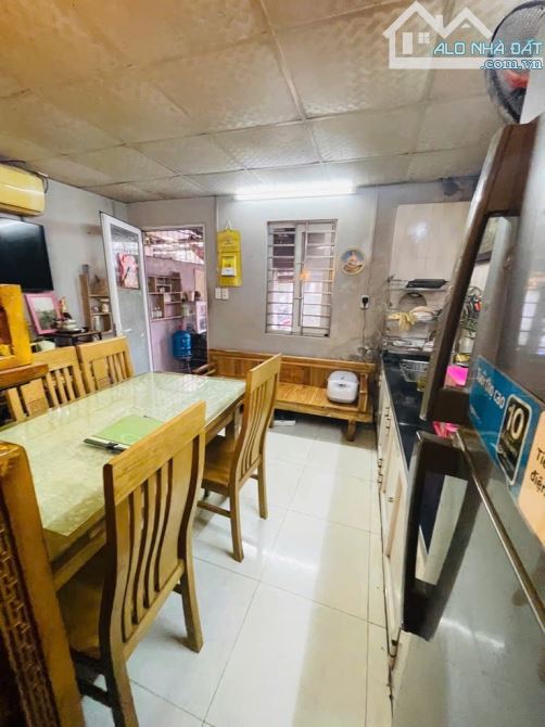Bán nhà trong ngõ phố Lạc Long Quân , vị trí đẹp , ô tô vào - 4