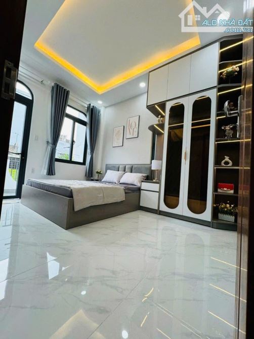 Nhà đẹp - Tặng nội thất - 30m2 - Sát mặt tiền Lê Quang Định - GV- Sổ vuông vức - Nhỉnh 5tỷ - 4