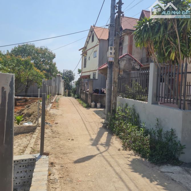 Bán Đất Tặng Nhà Phường Dĩnh Trì, TP Bắc Giang, Bắc Giang. 532m2, Mặt tiền 12m. Giá 5,2 tỷ - 4
