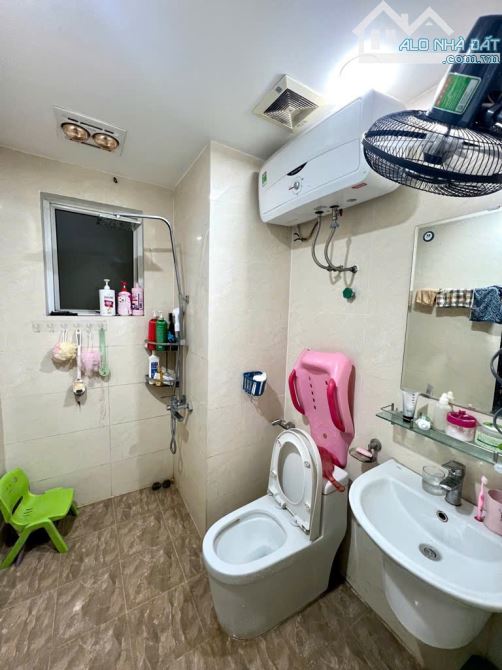 Bán căn hộ chung cư Sài Đồng Long Biên rộng 75m 2 ngủ 2wc view tầng cao giá 3 tỷ 290tr - 4