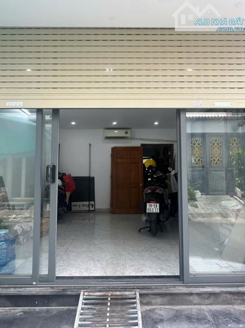 Bán căn góc hẻm xe tải Dương Bá Trạc Phường 1 Quận 8. Nhà đẹp kết cấu sẵn 3 mặt tiền, gần - 4