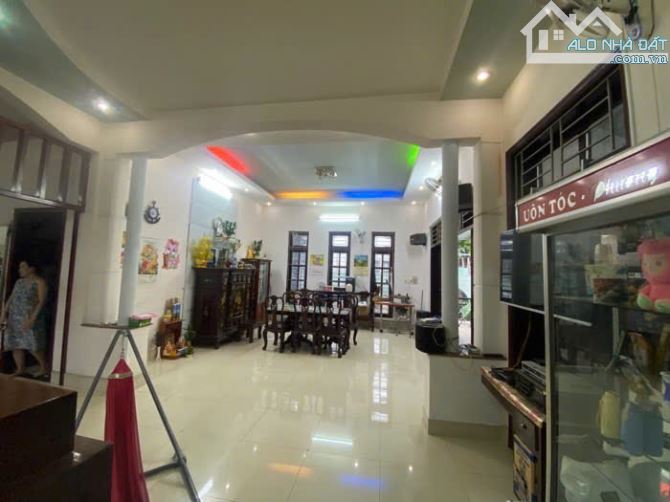 BÁN BIỆT THỰ TẶNG DÃY TRỌ CÓ THU NHẬP - 409m2 - HẺM XE HƠI - 24 TỈ - 4