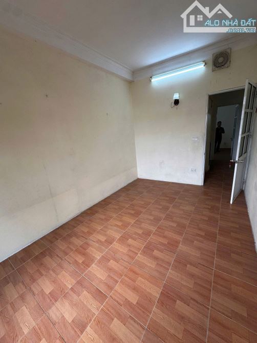 BÁN NHÀ- BẮC CẦU - NGỌC THỤY - OTO - ĐƯỜNG THÔNG - VIEW SÔNG - CỔ LOA - 35M2 - 4TY5 - 4