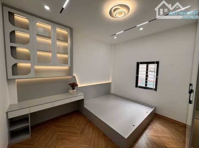THANH XUÂN PHÂN LÔ OTO ĐỖ CỬA FULL NỘI THẤT CAO CẤP - 4