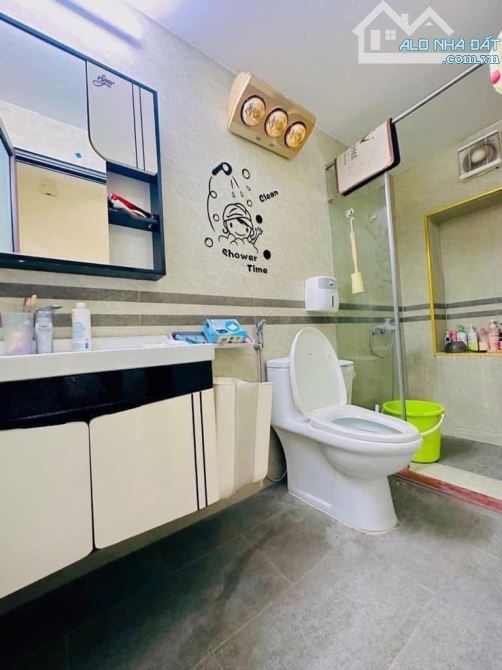 BÁN NHÀ TÂY HỒ-PHÂN LÔ OTO ĐỖ CỬA- NGÕ THÔNG TỨ TUNG-DT 33m2 x 5 TẦNG- GIÁ CHỈ NHỈNH 7 TỶ - 4