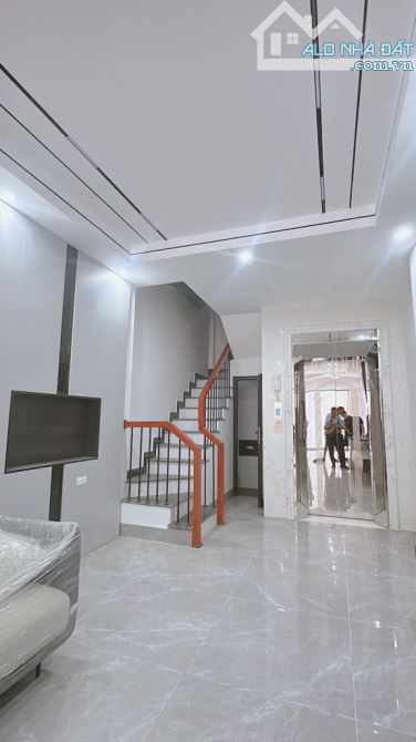 BÁN NHÀ ĐƯỜNG HỒNG TIẾN - OTO - THANG MÁY , GIÁ 13 TY - ĐẸP LONG LANH - 4