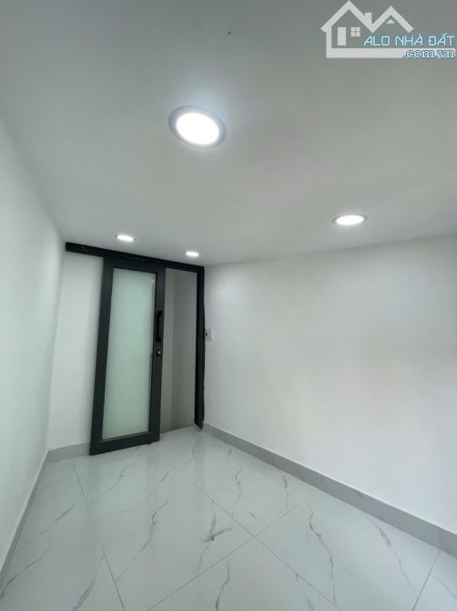 CHỦ GIẢM TỔNG 150TR CHỈ CÒN 1TỶ199 CHO CĂN NHÀ 3 TẦNG CÓ SỔ HỒNG RIÊNG NGAY ĐƯỜNG CMT8 P13 - 4