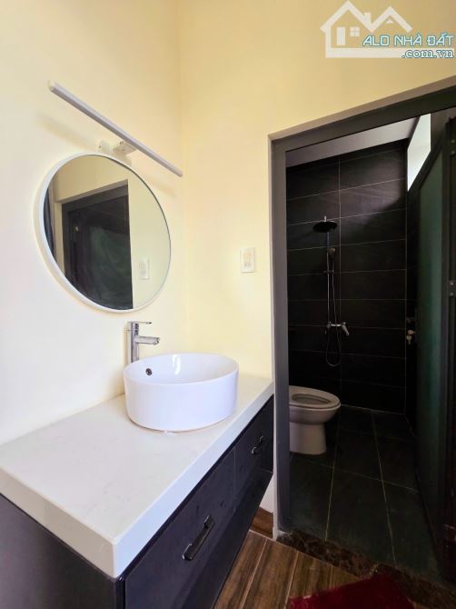 NHÀ PHỐ 72M2, 3 TẦNG, HOÀN CÔNG ĐỦ, ĐƯỜNG 8M, NGAY CHỢ LONG PHƯỚC,GẦN VINHOMES NGUYỄN XIỂN - 4