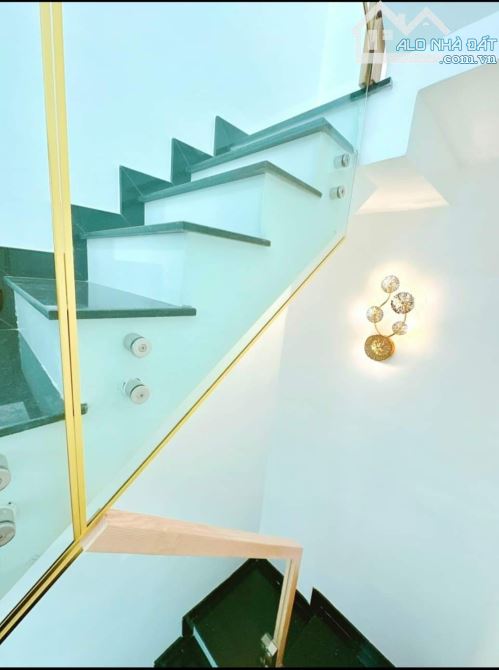 Bán nhà Lê Văn Sỹ Q3 , 1 trệt 2 lầu ,HD thuê 12tr / tháng , hỗ trợ vay bank 44m2 giá 3 tỷ - 5