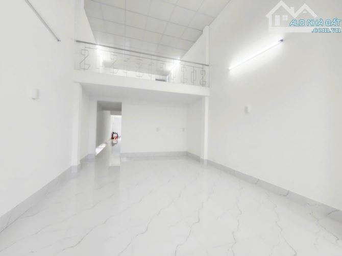 BÁN NHÀ MỚI - NGAY TRUNG TÂM NHA TRANG, GẦN CẦU HỘ - GIÁ TỐT CHỈ 3 TỶ 3 🌟 - 5