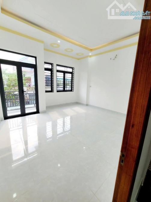 NHÀ 4 TẦNG - 5 PHÒNG NGỦ - NGAY CAO ĐẲNG CÔNG THƯƠNG, PHƯỚC LONG B, TP. THỦ ĐỨC CHỈ 5,2 T - 5