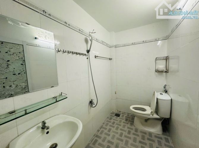 BÁN NHÀ 2 MẶT THOÁNG,1 TRỆT 1 LẦU MẶT TIỀN ĐƯỜNG NGÔ VĂN SỞ - CHỈ  5,25 tỷ - 5