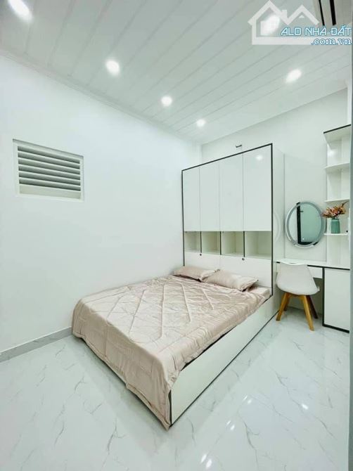 Bán nhà hẻm 90 Hòa Bình, Q.11 nhà 32 m2 full nội thất. Giá: 1.9tỷ sổ hồng riêng - 5