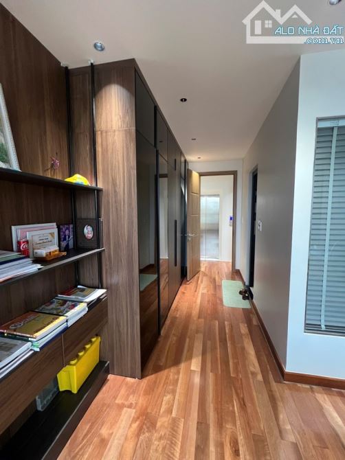 Bán nhà View hồ Long Biên - DT 53m 7 tầng - 5