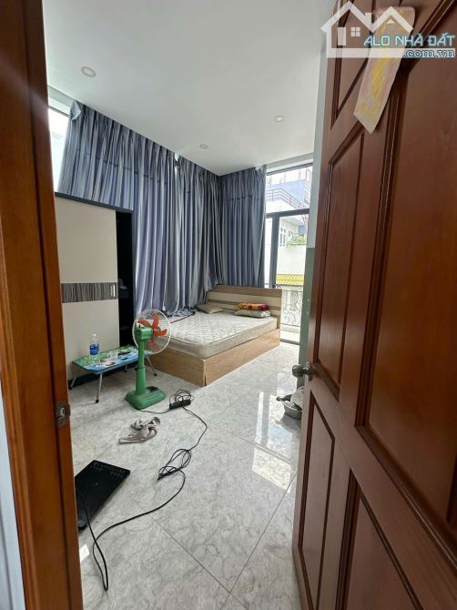 Bán căn góc hẻm xe tải Dương Bá Trạc Phường 1 Quận 8. Nhà đẹp kết cấu sẵn 3 mặt tiền, gần - 5