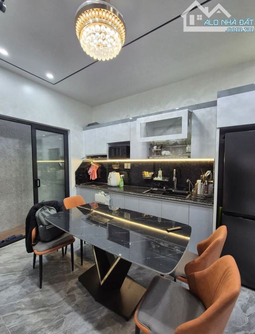 Bán nhà Văn Cao, Đằng Giang, Ngô Quyền, Hải Phòng. 4 tầng, 40m2, 3,2 tỷ. Ngang 4m, t2dn - 5