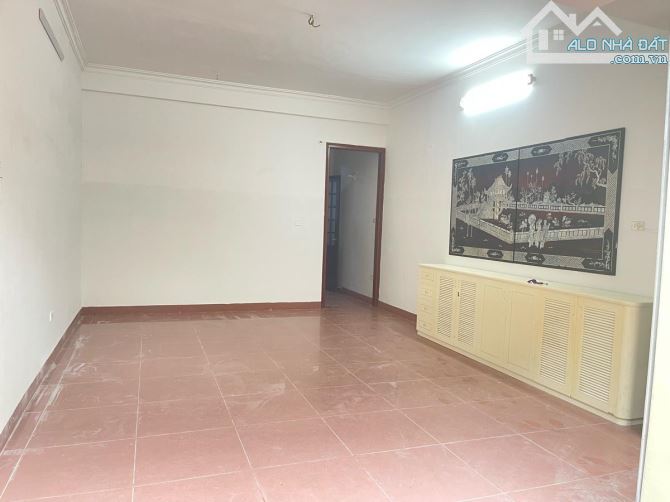 ĐỘI CẤN PHÂN LÔ ÔTÔ TRÁNH 80m 6T MT 5m 25Tỷ VỈA HÈ KHU VỰC DÂN TRÍ CAO TOÀN QUAN CHỨC - 5