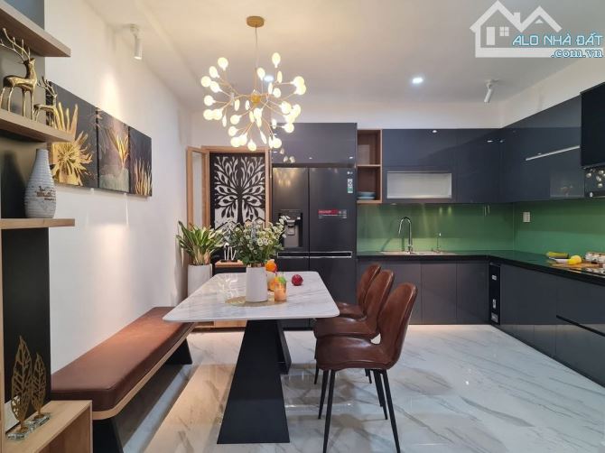 Định cư Mỹ bán gấp nhà Phó Cơ Điều, Q.11/ giá chỉ 3,37TỶ- 57,3m²/ 1T2L/ SHR - 5