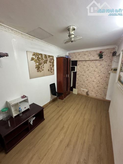 BÁN CĂN TẬP THỂ NGUYỄN TRÃI - THANH XUÂN - 2.x TỶ  DT 55m2, 2 ngủ, Phòng khách, bếp, wc kh - 5