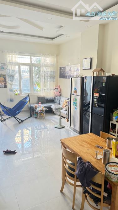 BÁN NHÀ 3 TẦNG, HẺM THÔNG PHÙNG HƯNG, CÁCH BIỂN 700M, GIÁ 3 TỶ 650. - 6