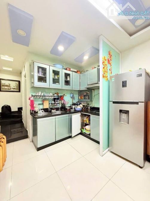 Nhà bán: đường Bành Văn Trân, DTSD 107m, 5Tầng, nhỉnh  5 tỷ - 6