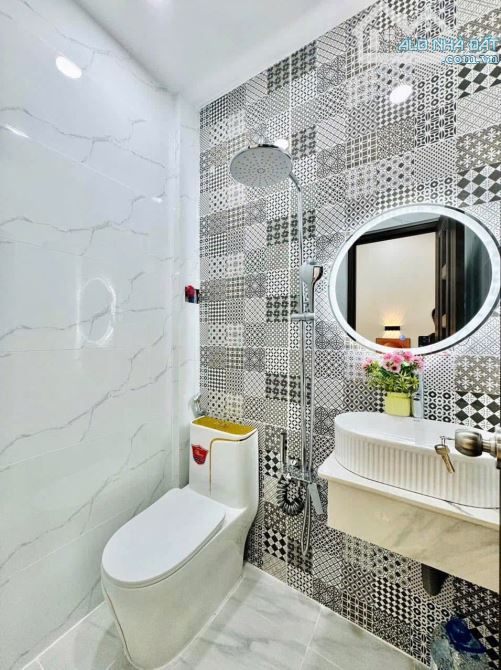 Cô Hà bán gấp căn nhà hẻm 1/ ngay Hòa Bình, Tân Phú. Giá: 3 Tỷ 050 / 54m2. Sổ hồng riêng - 6