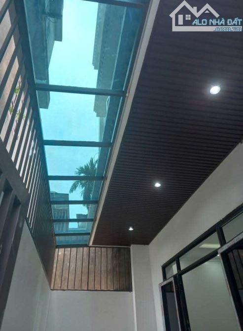 BÁN NHÀ XÂY MỚI 3,5 TẦNG NGÕ CÁCH MẶT ĐƯỜNG KÊNH  30M - 6