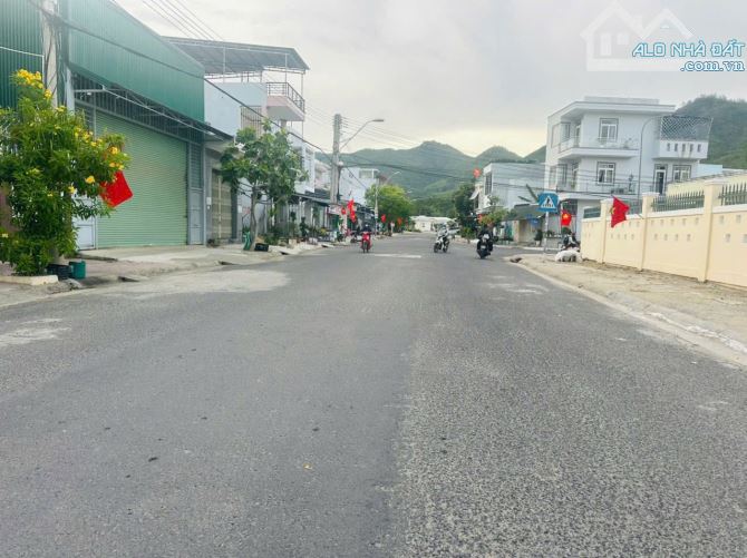 Bán nhà 2 mặt tiền ngô văn sở giá tốt - 6