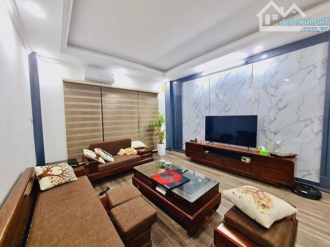 BÁN NHÀ GIẢI PHÓNG - HOÀNG MAI - THANG MÁY - FUL NỘI THẤT - 60M X 6 TẦNG - MT 4.2M - 6