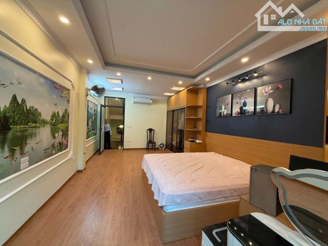 BÁN NHÀ MẶT PHỐ ĐÊ LA THÀNH - ĐỐNG ĐA MỚI ĐẸP 12,9 TỶC - 6