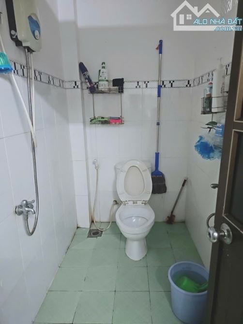 BÁN NHÀ TÂN BÌNH HẺM 687 LẠC LONG QUÂN ÔTÔ ĐỖ CỬA 2 TẦNG 57M2 GIÁ 7,5 TỶ TL - 6
