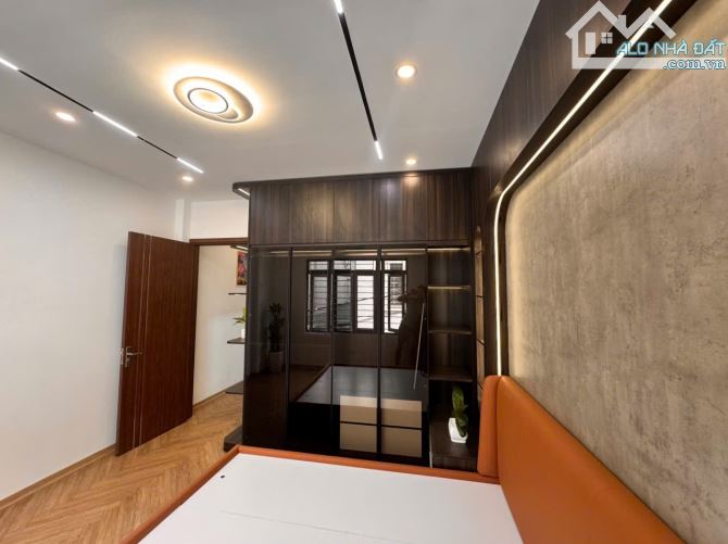 THANH XUÂN PHÂN LÔ OTO ĐỖ CỬA FULL NỘI THẤT CAO CẤP - 6