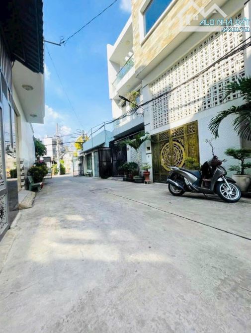 BÁN NHÀ KHU VIP Q12 NGANG HƠN 5M FULL NỘI THẤT- NHÀ ĐẸP KIÊN CỐ GẤP BÁN GIÁ TL - 6