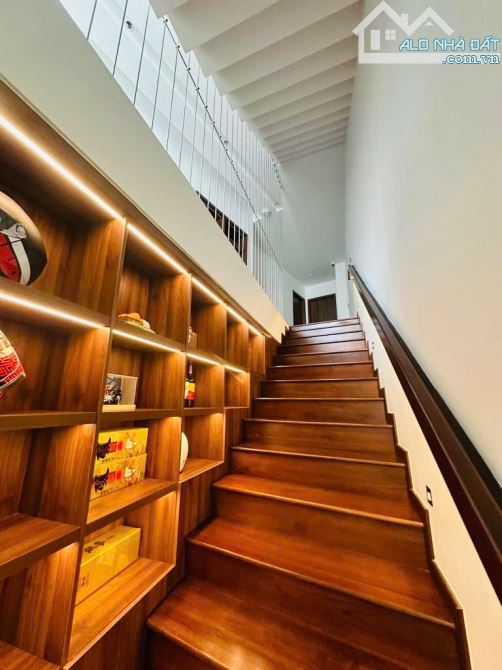 Bán Biệt Thự Tên Lửa, 300m2, 15x20m, 3 Tầng, 5PN, có hồ bơi, full nội thất, năng lượng MT - 6