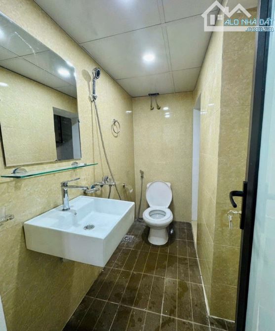 Bán tập thể tầng 4 tiện nghi 2 phòng ngủ phố Minh Khai, Ngõ Hoà Bình 7, giá chỉ 2,55 tỷ - 6