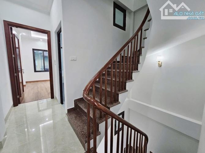 bán nhà PHAN VĂN TRƯỜNG .. dt 38m xây 6 tầng kinh nhà đẹp kinh doanh sầm uất 15 tỷ 2 - 6