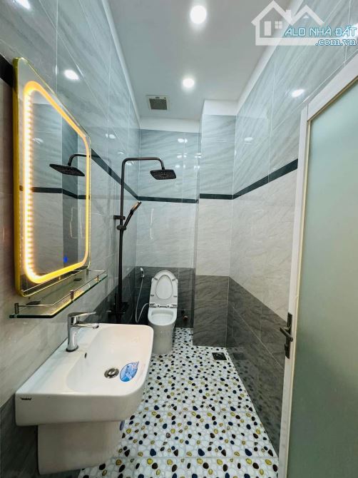 1 căn duy nhất mới nhận giảm ngay 50tr còn 2 Tỷ 360 ngay Huỳnh Mẫn Đạt, Quận 5. DT: 46.2m2 - 7