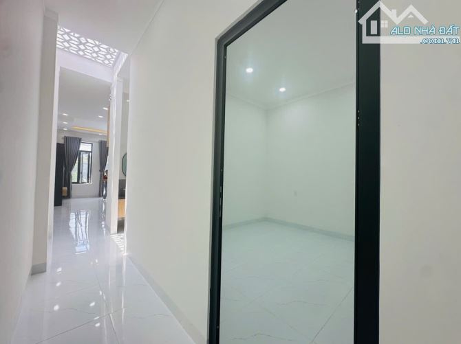 Nhà mặt tiền hẻm 473 cuối Y Mol rẻ trái - 7