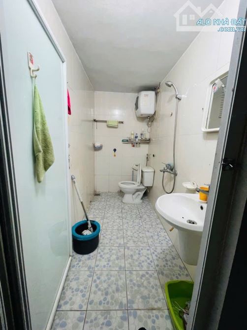Bán nhà trong ngõ phố Lạc Long Quân , vị trí đẹp , ô tô vào - 7
