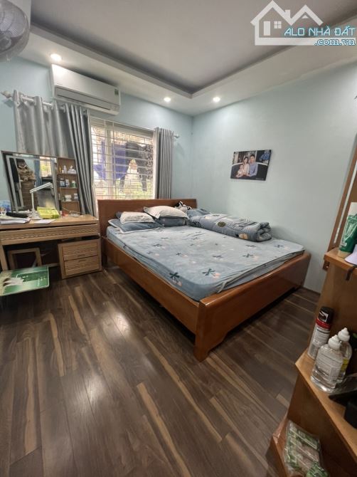 Bán tập thể tầng 2, ngõ 120 Hoàng Quốc Việt, Cầu Giấy: 120m, 3 ngủ. 110tr/m - 7